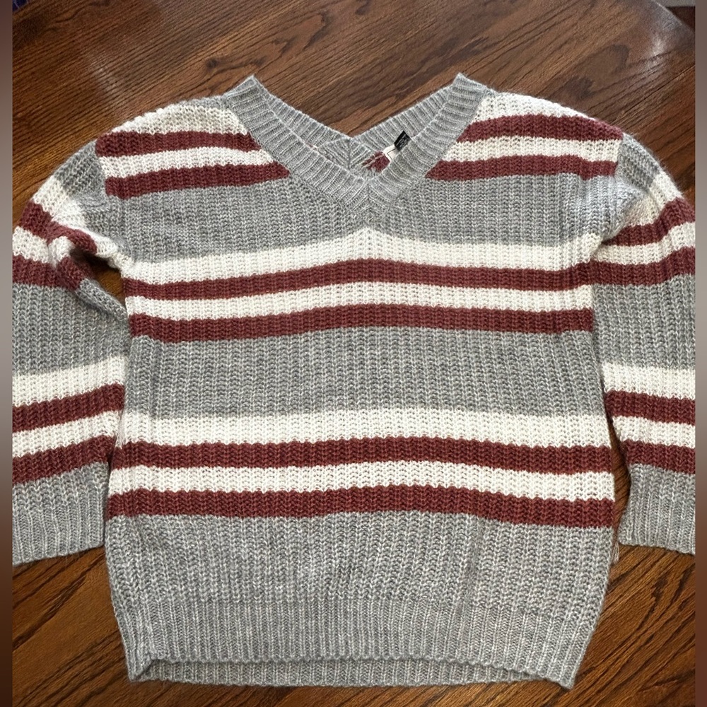 No Comment NY LA Striped V-Neck Chunky Knit Sweater Grey Burgundy White Medium